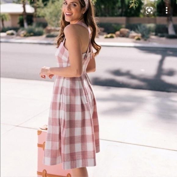 Get your Barbie on with this Gal meets Glam collection Polly dress - Picture 3 of 15